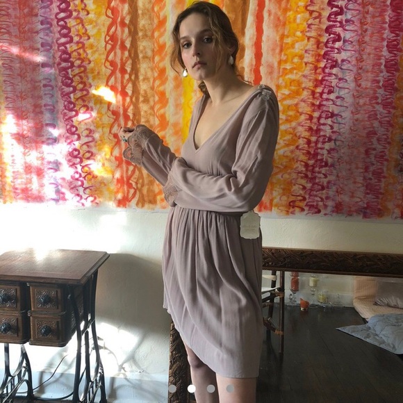 Alter’d State short mauve colored dress with long lace detailed sleeves. - Picture 2 of 4